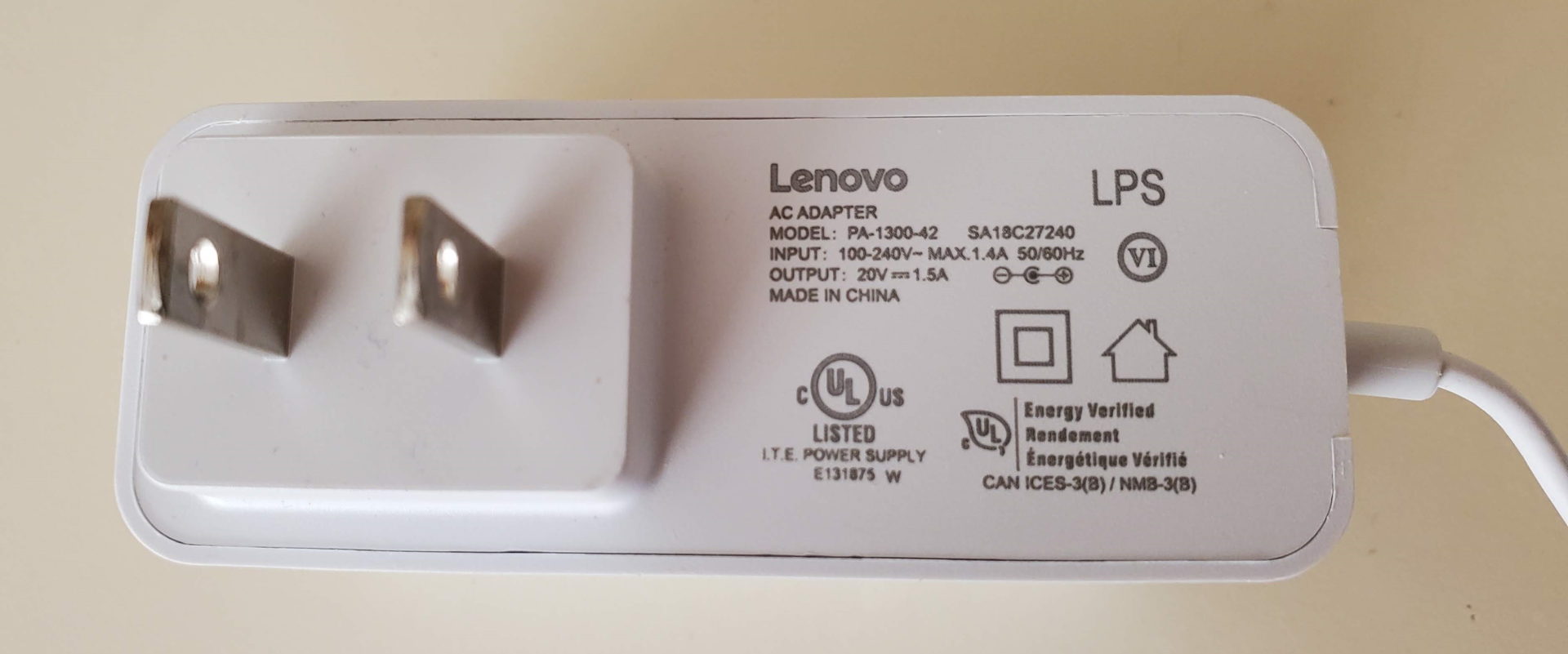 up close photo of the lenovo smart display 10 power supply specs